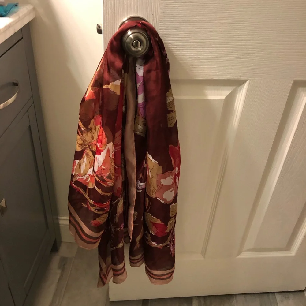Max Studio Wine Vintage Flowers Scarf